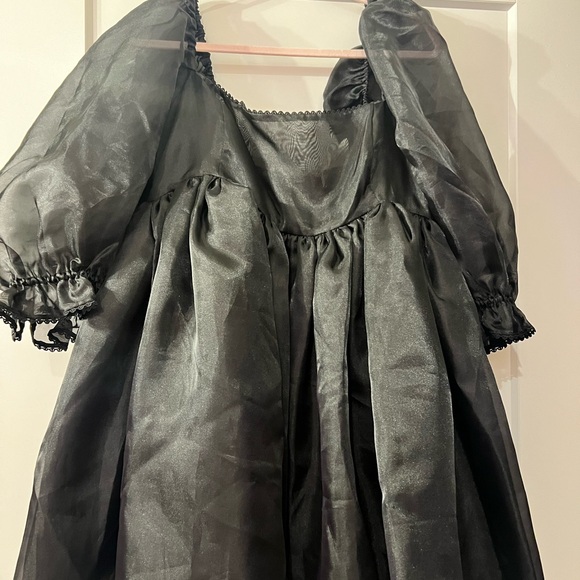 SELKIE BLACK PUFF DRESS - Picture 4 of 5